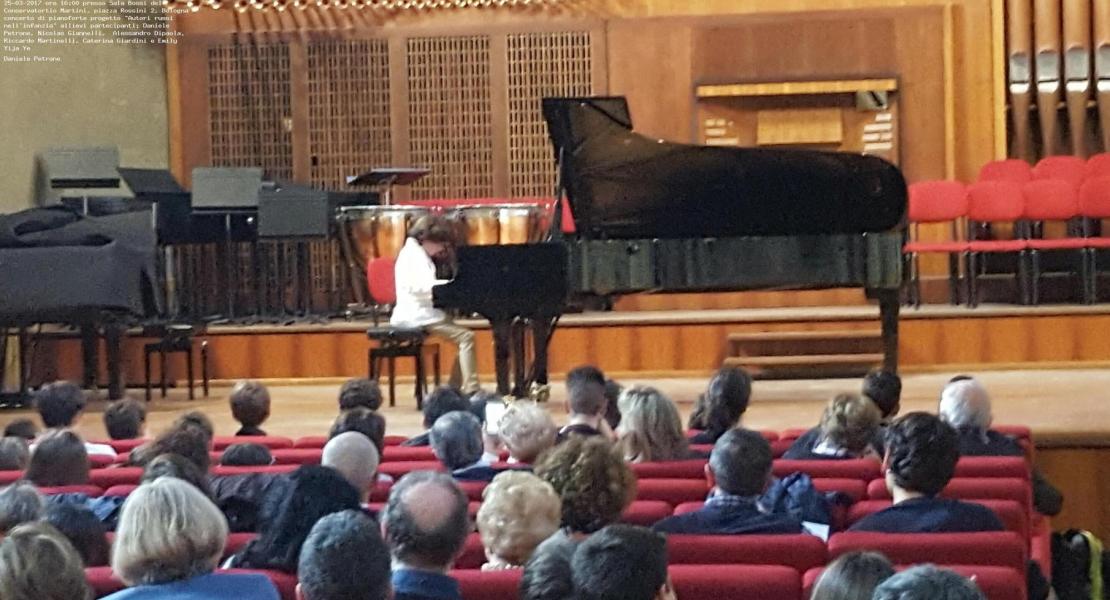 Sala Bossi del Conservatortio Martini Bologna concerto di pianoforte progetto "Autori russi nell`infanzia"