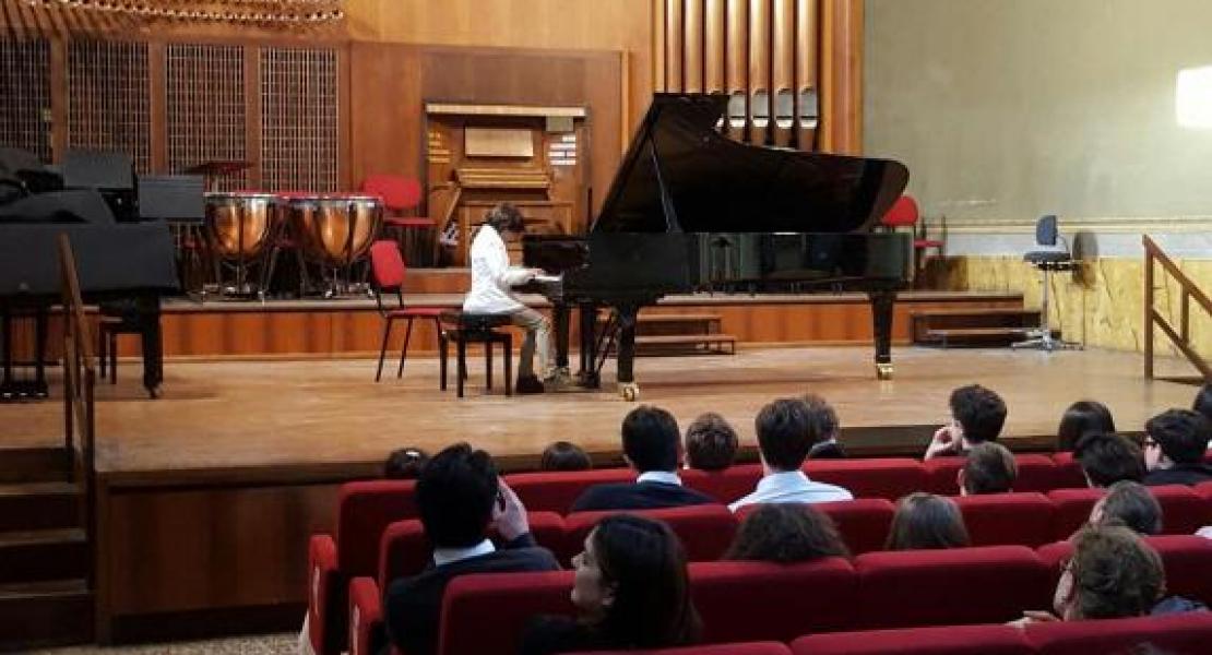 Sala Bossi del Conservatortio Martini Bologna concerto di pianoforte progetto "Autori russi nell`infanzia"