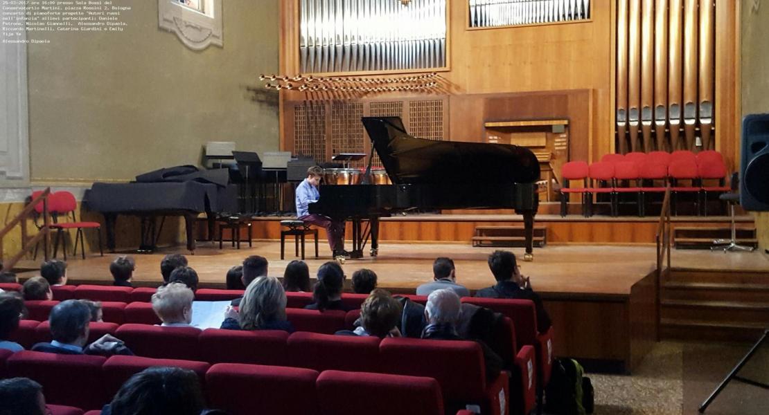 Sala Bossi del Conservatortio Martini Bologna concerto di pianoforte progetto "Autori russi nell`infanzia"