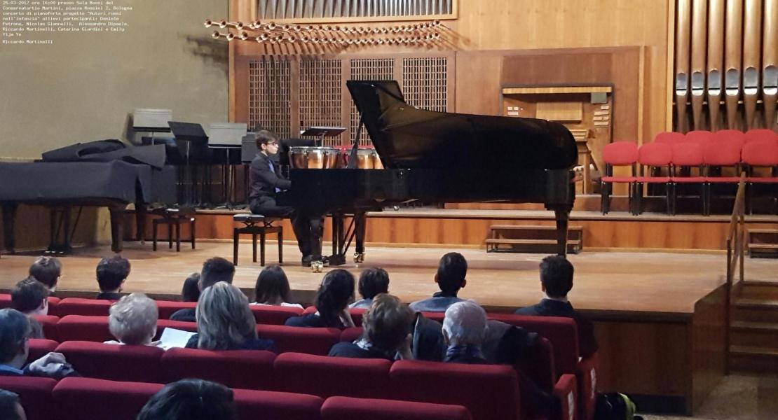 Sala Bossi del Conservatortio Martini Bologna concerto di pianoforte progetto "Autori russi nell`infanzia"