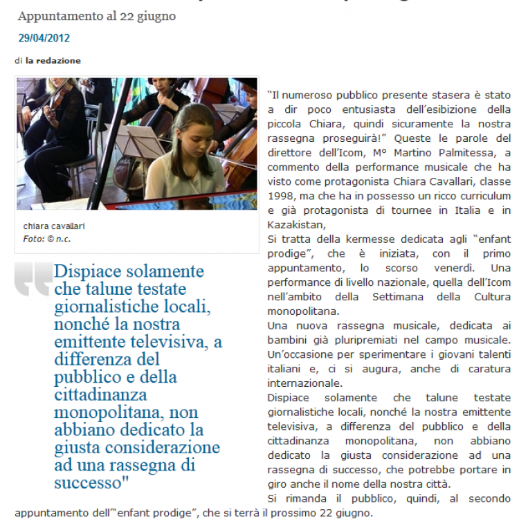 chiara cavallari 12 anni con l'orchestra di monopoli 2012.png